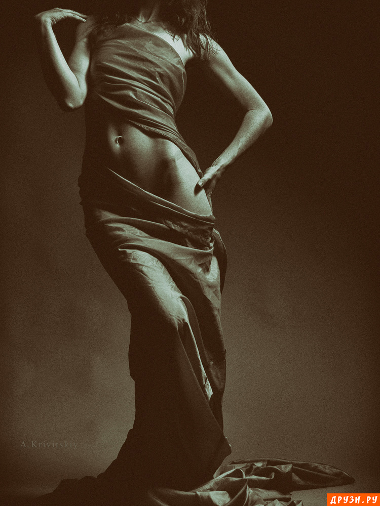Modernity in the composition of the torso. Photo-theater studio A. Krivitsky.